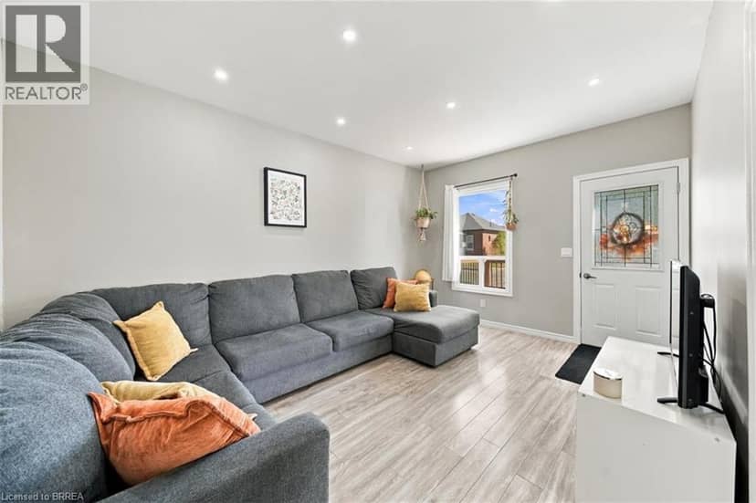 41 GORDON Street, Brantford, photo 4