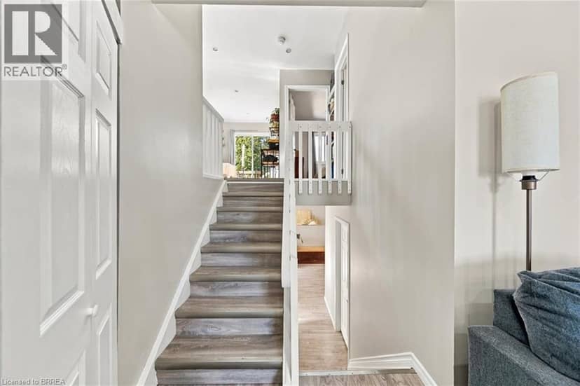 41 GORDON Street, Brantford, photo 8