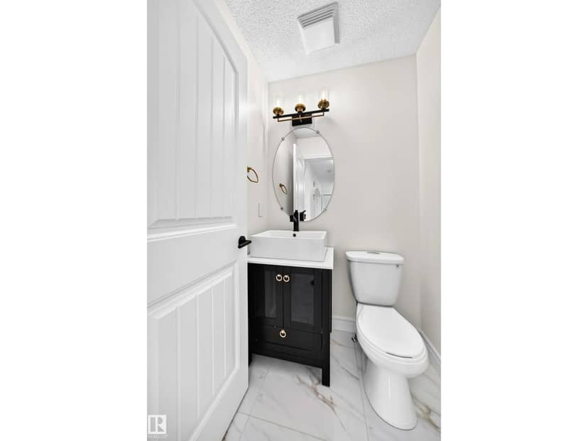 8509 Sloane Cr NW — photo 19 of 40