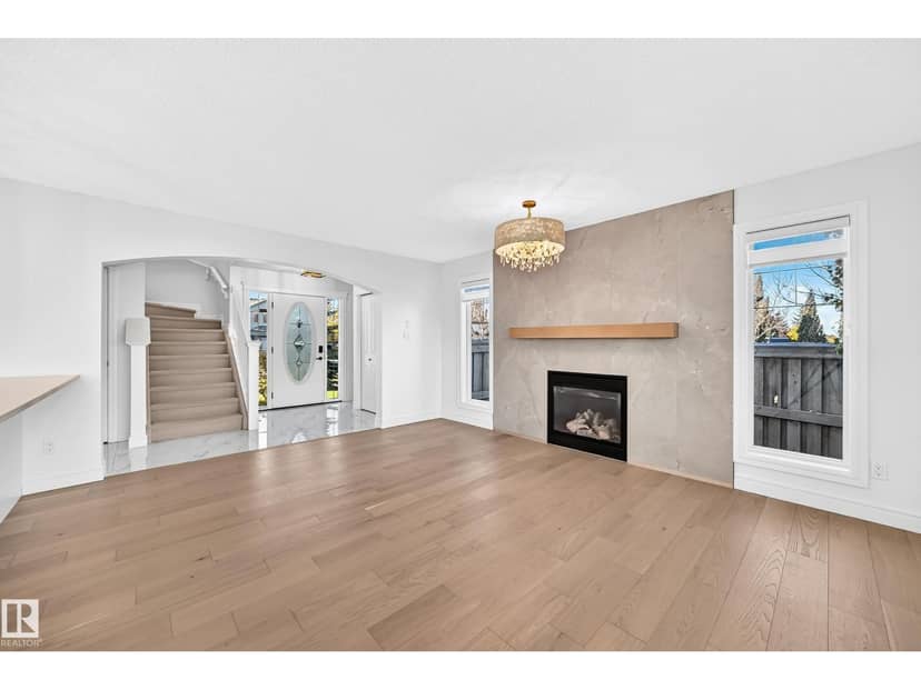 8509 Sloane Cr NW — photo 12 of 40