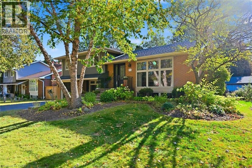 362 OAKWOOD Drive, Burlington, photo 2