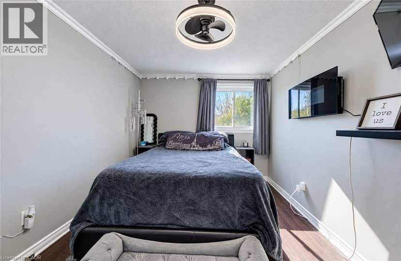 415 BAIRSTOW Crescent Unit# 4 — photo 19 of 33