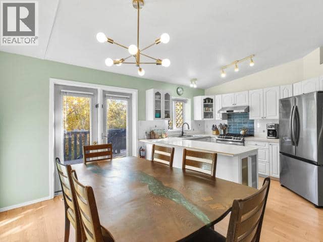 22 Garnet Crescent — photo 9 of 32