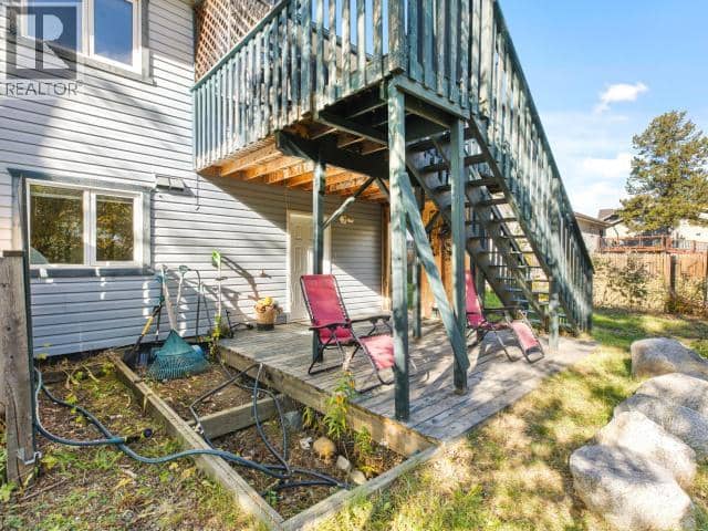 22 Garnet Crescent — photo 27 of 32