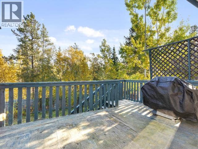 22 Garnet Crescent — photo 11 of 32