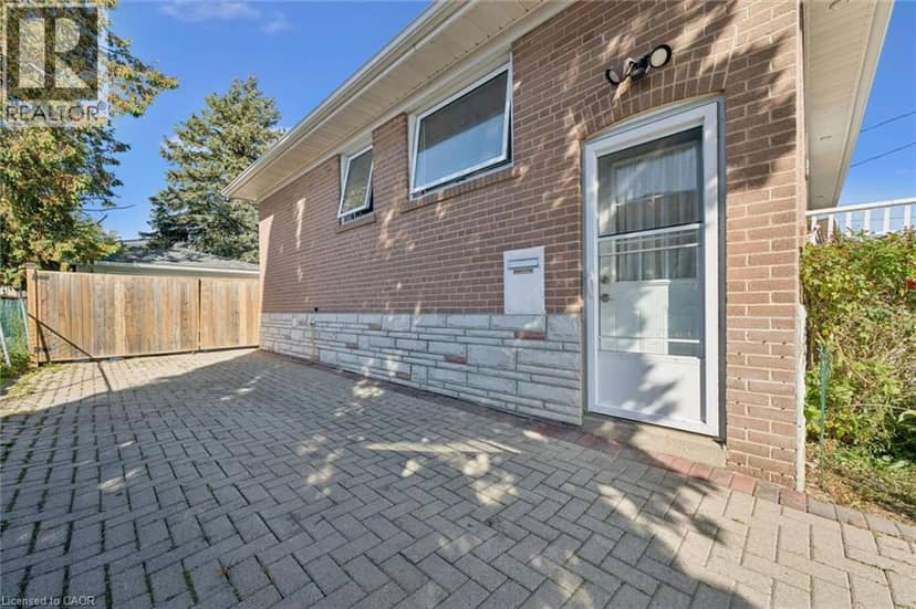 41 PRINCE CHARLES Drive — photo 18 of 23