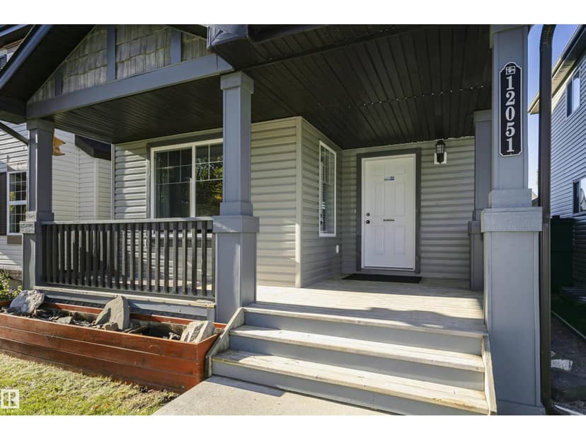 12051 18 AV SW SW, Edmonton, photo 2