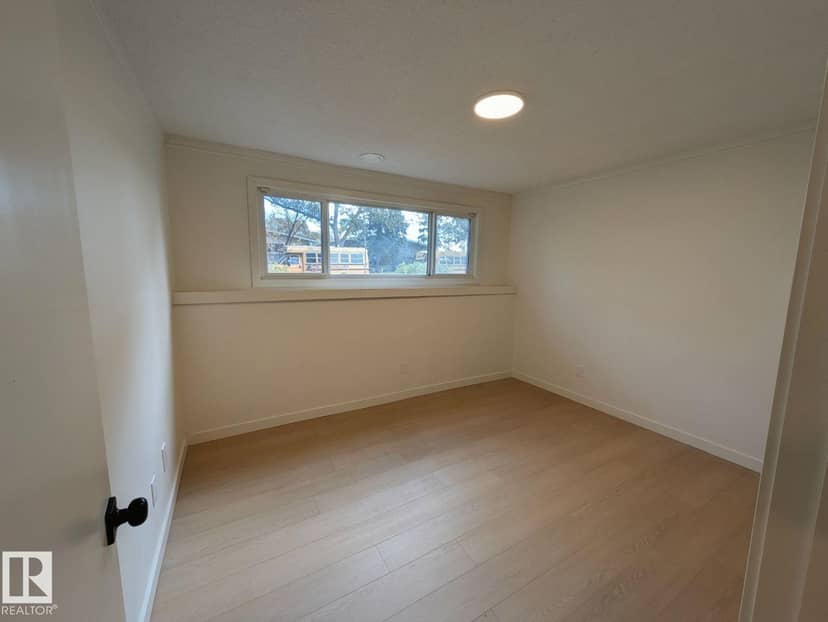 12716 125 ST NW — photo 17 of 40