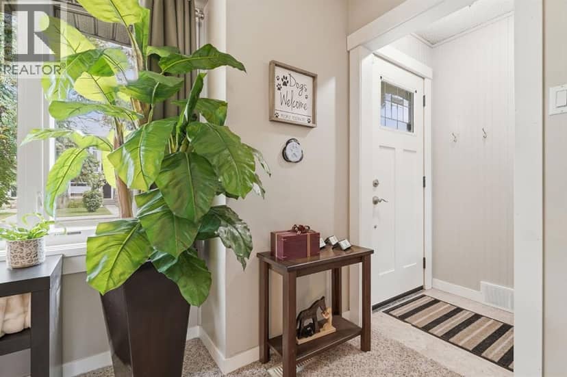 1037 Regal Crescent NE, Calgary, photo 2