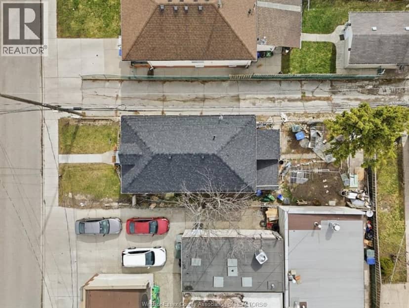 1023 Hall Avenue, Windsor, photo 4