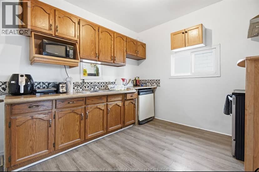 1023 Hall Avenue — photo 9 of 19