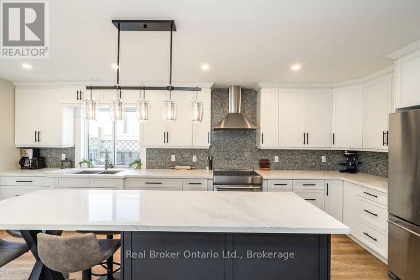 22 Burton Crescent, Springwater, photo 8