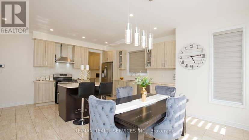 104 Sharpe Crescent — photo 10 of 34
