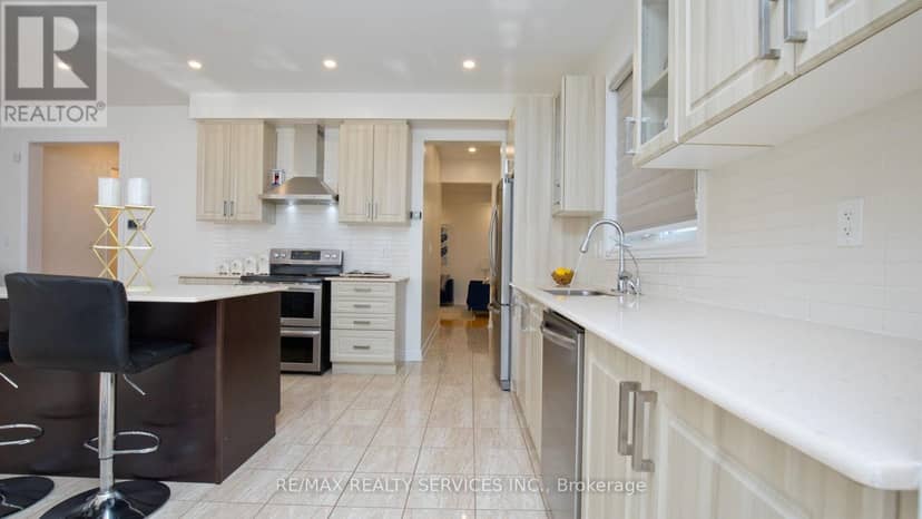 104 Sharpe Crescent — photo 13 of 34