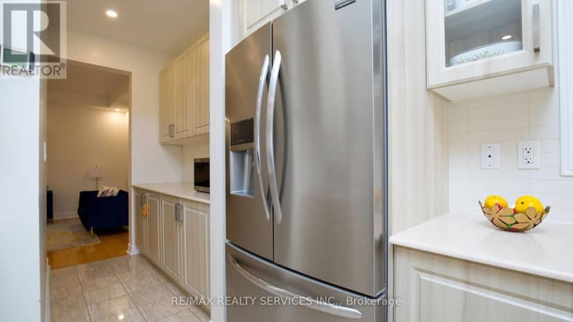 104 Sharpe Crescent — photo 14 of 34