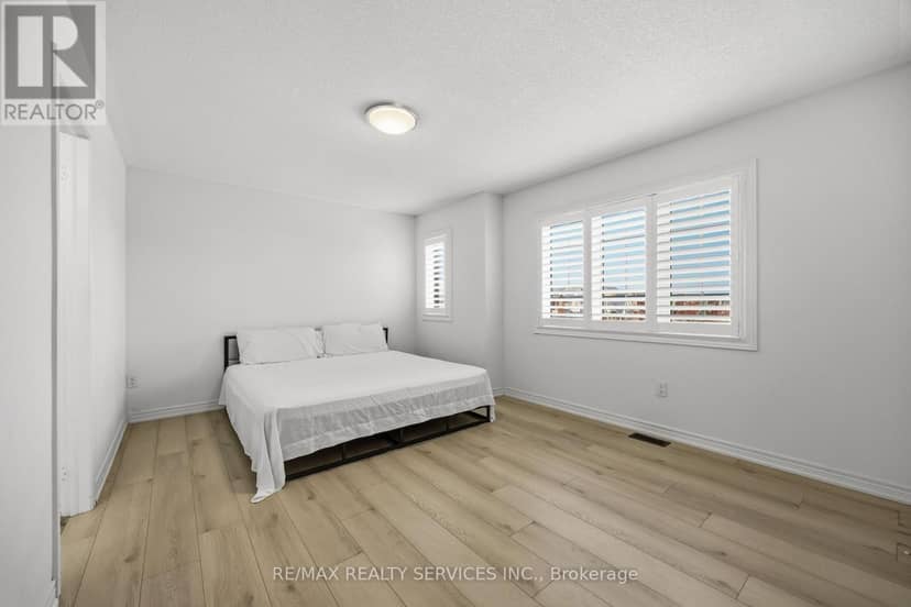 104 Sharpe Crescent — photo 26 of 34
