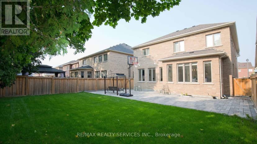 104 Sharpe Crescent — photo 32 of 34