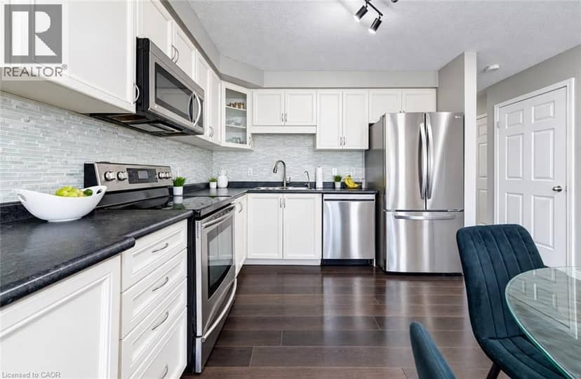 63 SORRENTO Street, Kitchener, photo 6