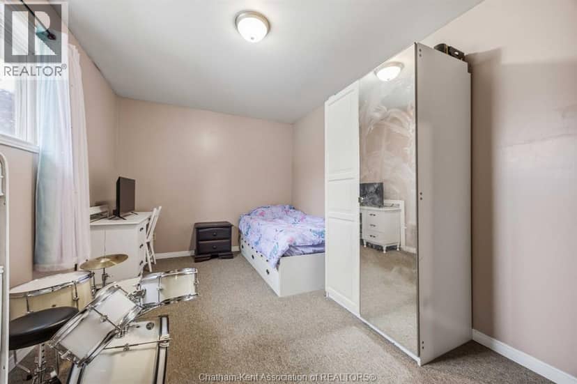 535 Richmond STREET — photo 31 of 40