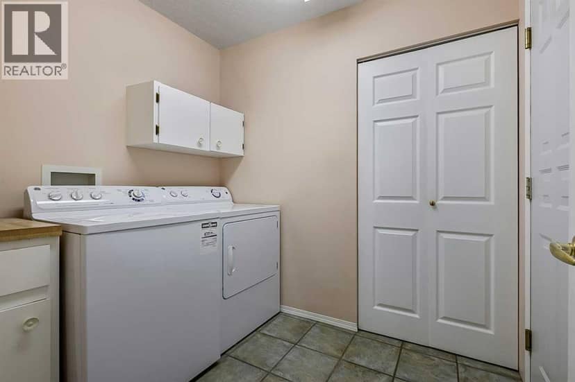 2701 24 Avenue — photo 23 of 40