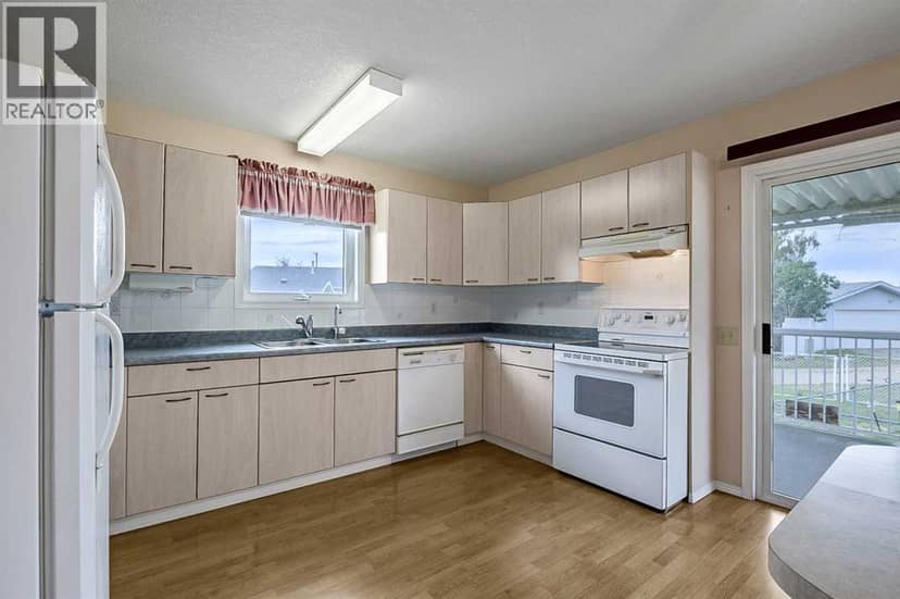 2701 24 Avenue — photo 13 of 40