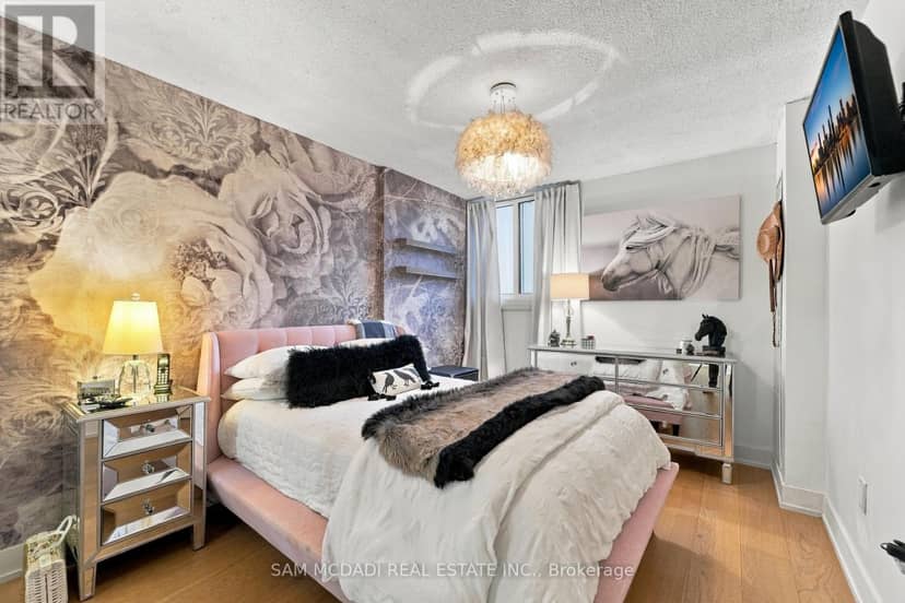 206 - 812 Burnhamthorpe Road — photo 23 of 40