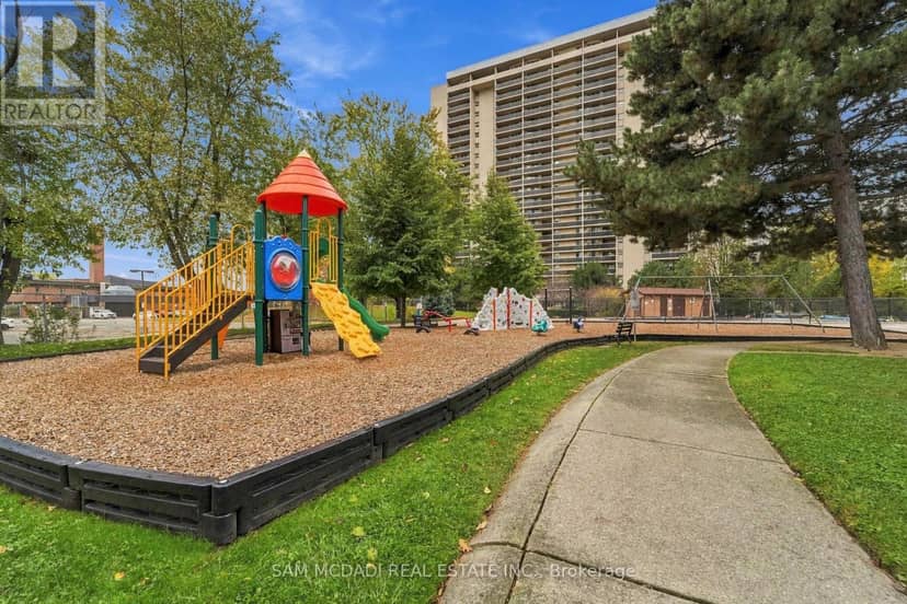 206 - 812 Burnhamthorpe Road — photo 38 of 40
