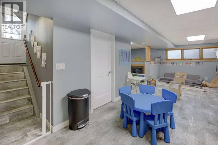 2314 26 Street — photo 16 of 40