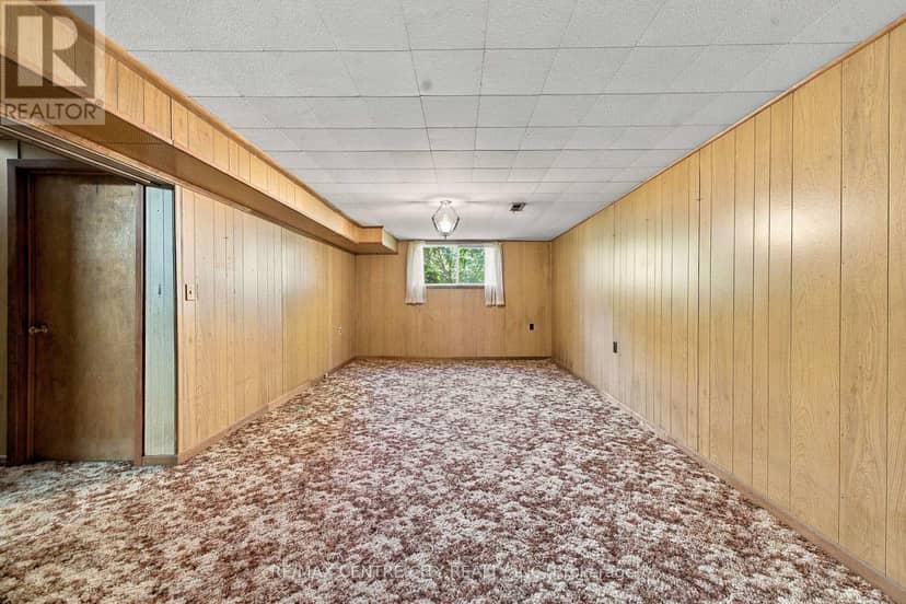 740 Dunboyne Crescent — photo 32 of 37