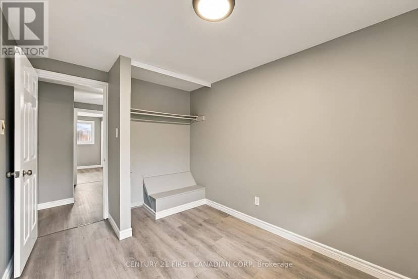 29 - 625 Griffith Street — photo 20 of 39