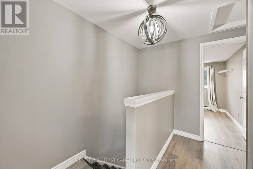 29 - 625 Griffith Street — photo 19 of 39