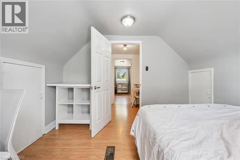 129 FLORENCE Avenue — photo 18 of 33