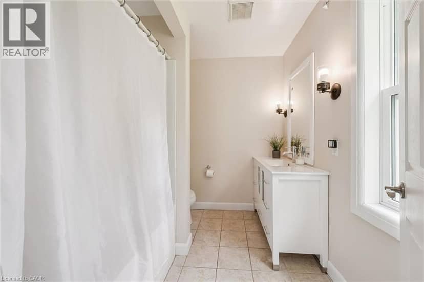 129 FLORENCE Avenue — photo 9 of 33