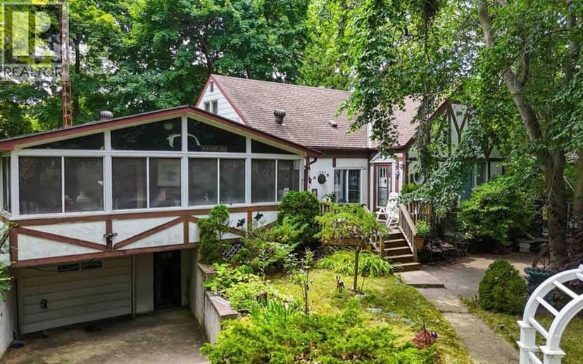 1065 Lakeshore ROAD — photo 3 of 17