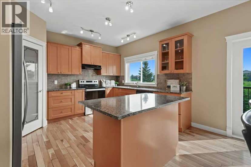 35 Hillcrest Boulevard — photo 10 of 39