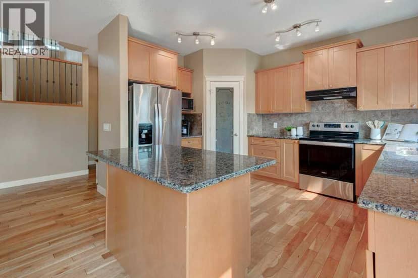 35 Hillcrest Boulevard — photo 9 of 39