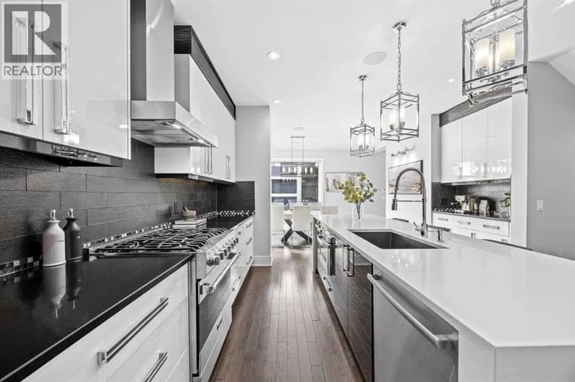 2750 26 Avenue SW — photo 18 of 40