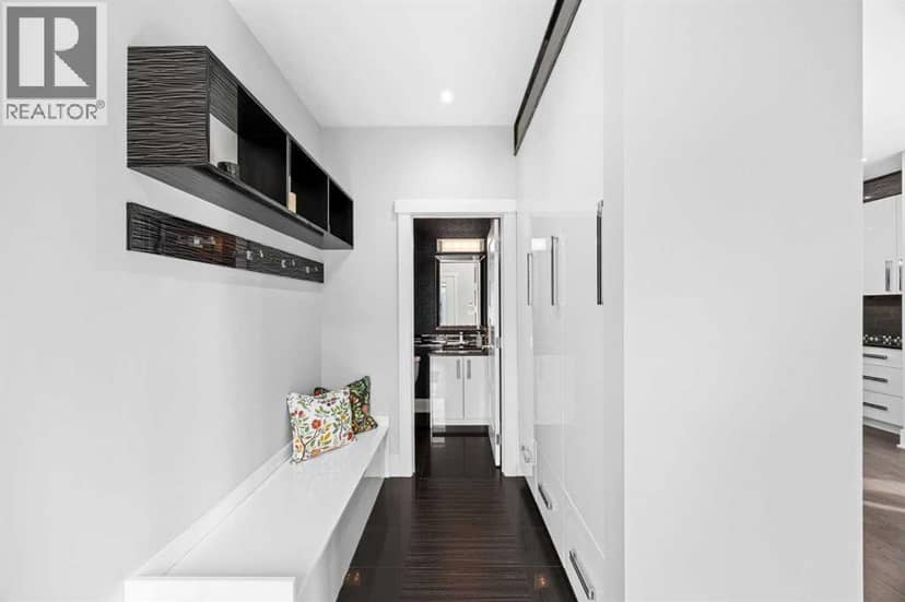 2750 26 Avenue SW — photo 23 of 40