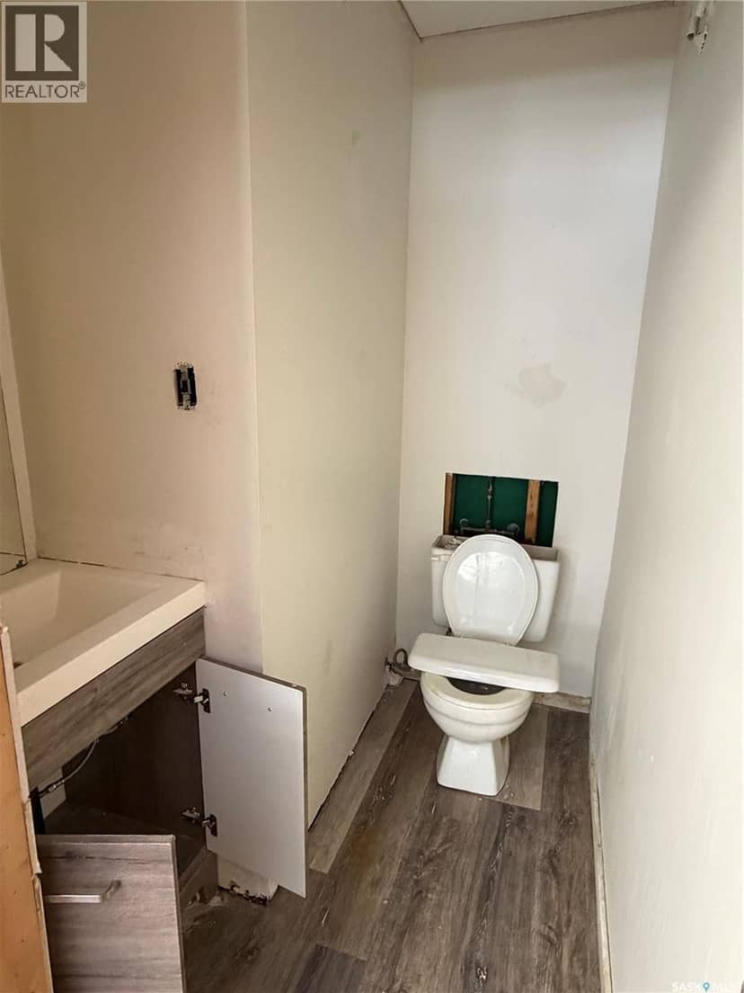 407 2nd STREET E — photo 14 of 20