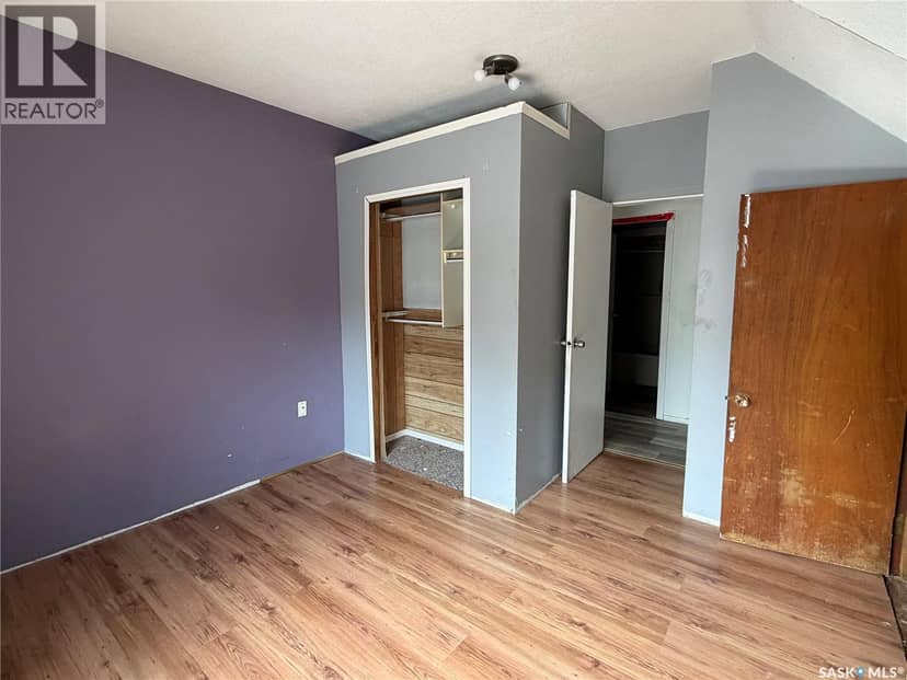 407 2nd STREET E — photo 9 of 20