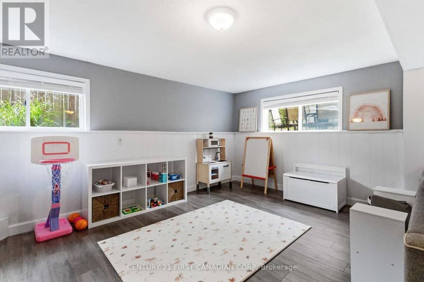 436 Ferndale Avenue — photo 24 of 39