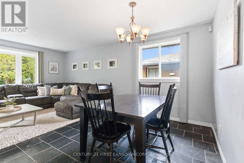 436 Ferndale Avenue, London South, photo 8
