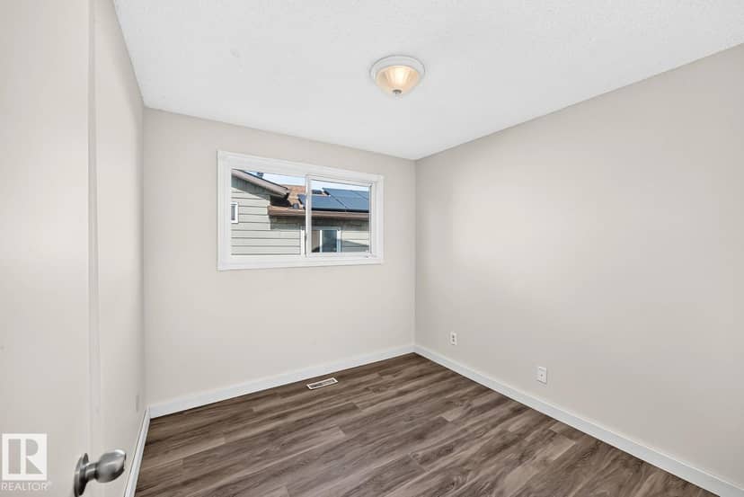 1020 60 ST NW — photo 19 of 40