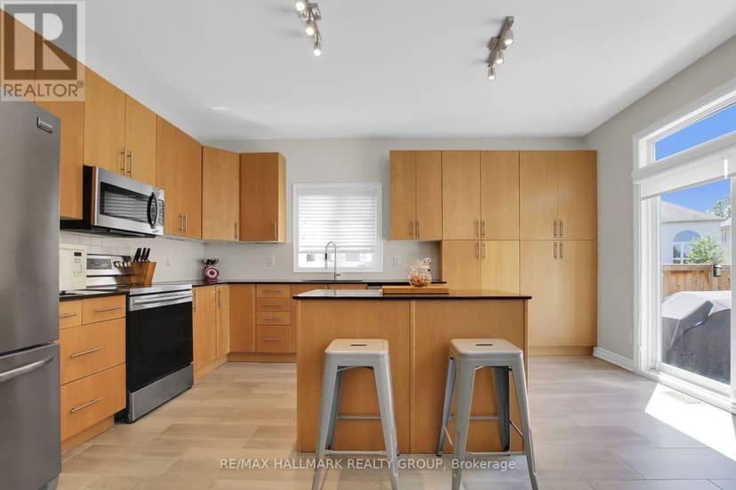 104 Strathcarron Crescent — photo 14 of 40