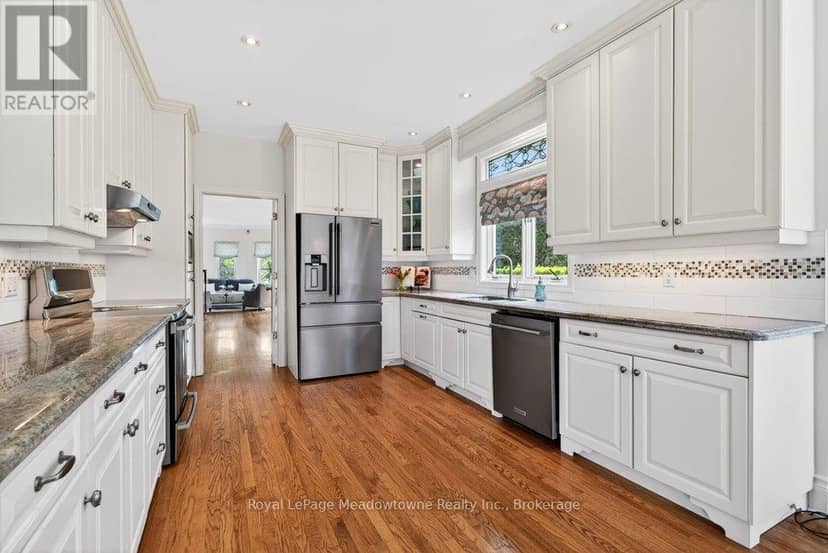 8550 Appleby Line — photo 13 of 40