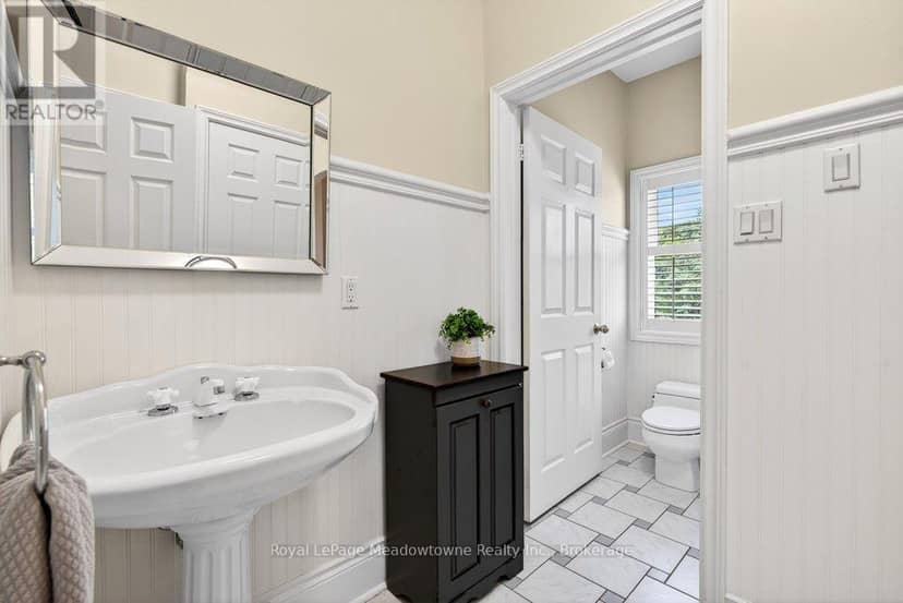 8550 Appleby Line — photo 33 of 40