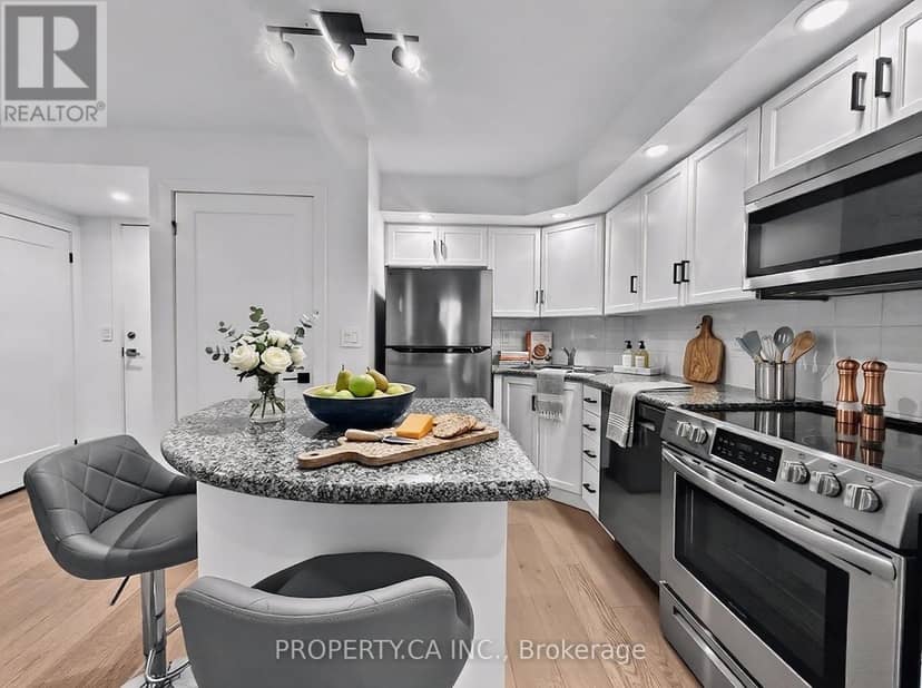329 - 250 Wellington Street — photo 10 of 23