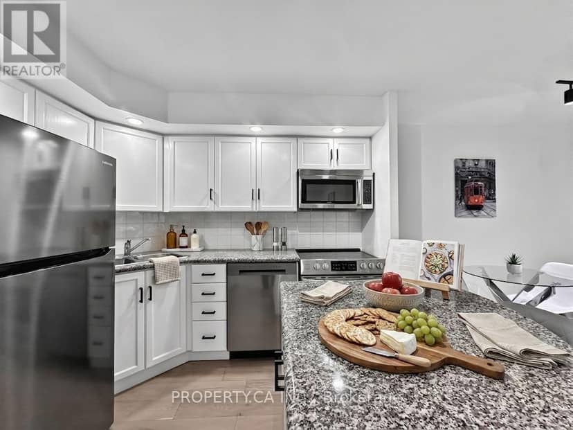 329 - 250 Wellington Street — photo 16 of 23