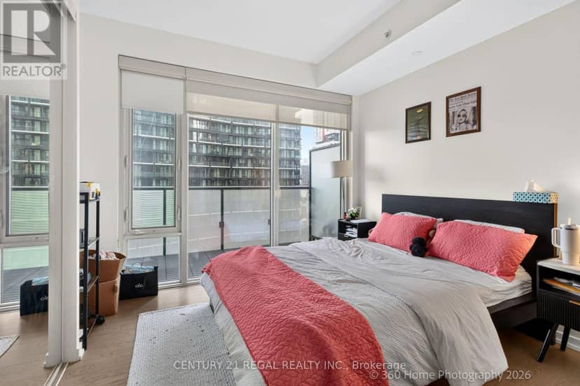 2011 - 101 Peter Street — photo 14 of 25