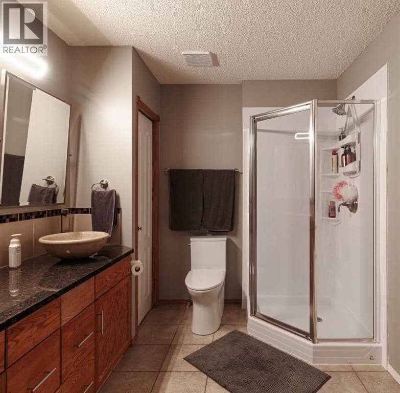 7 Richelieu Court SW — photo 25 of 40
